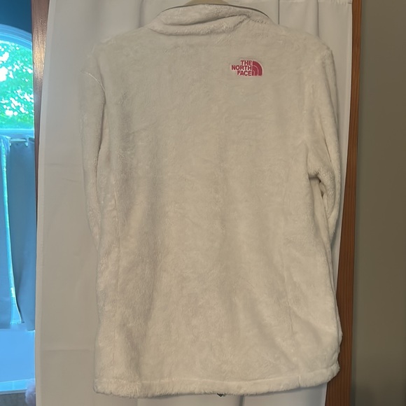 North Face Jacket Breast Cancer Awareness🎗️💝 - Picture 4 of 4